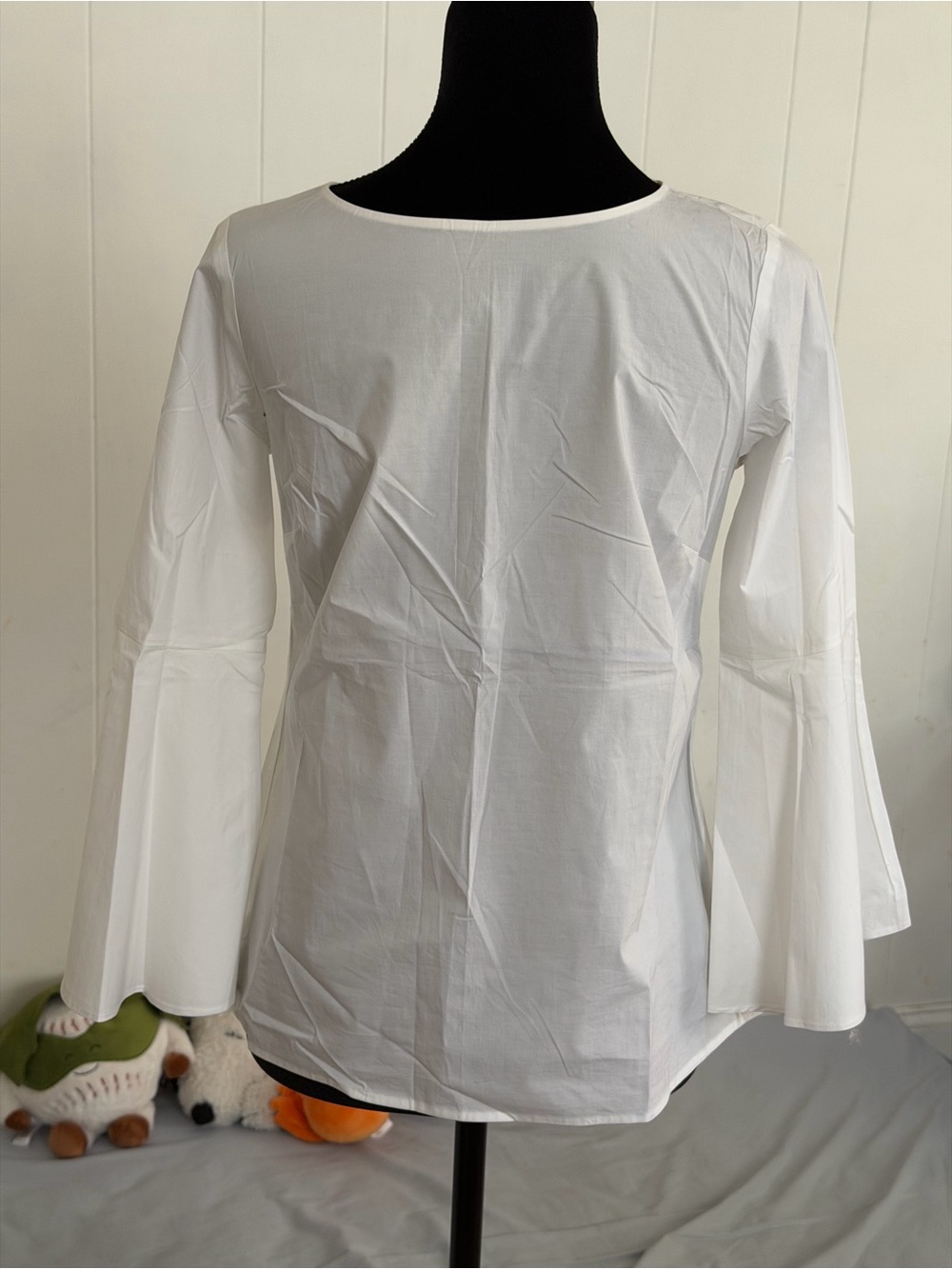 Classic White Button-Back Peplum Top size XSP